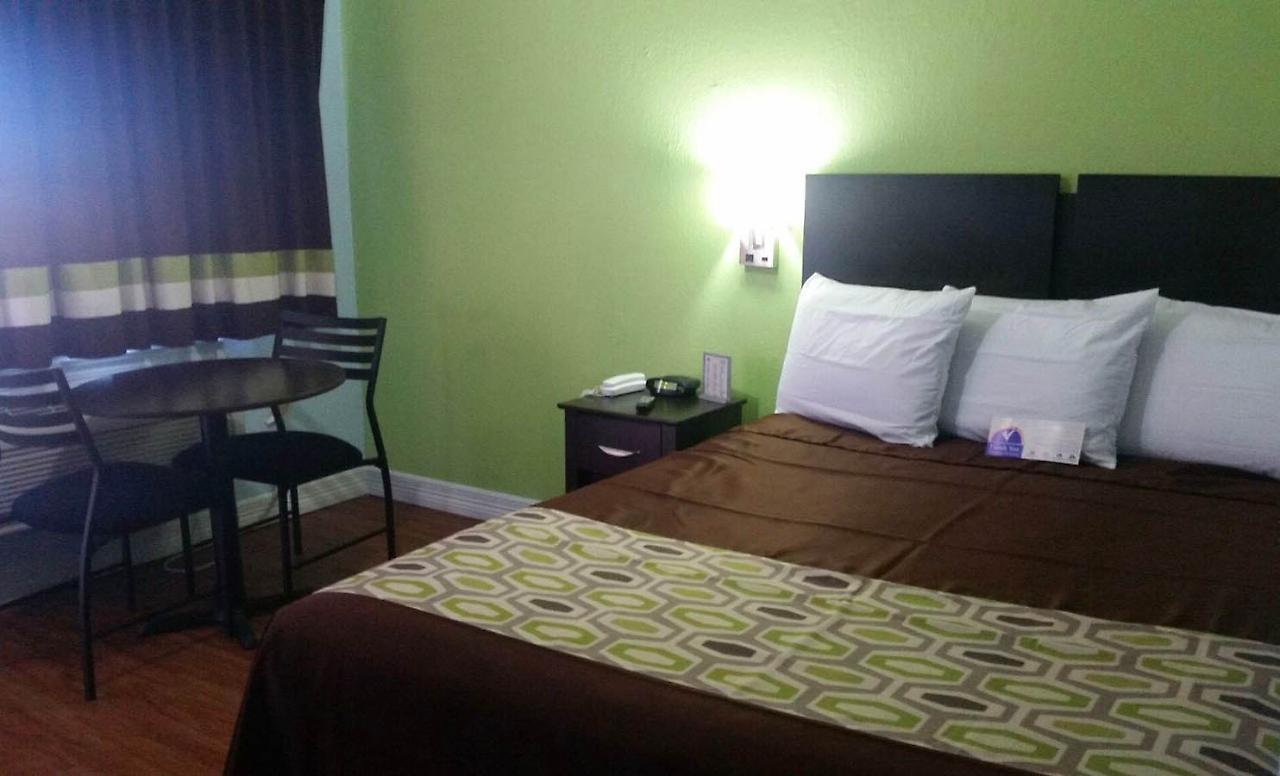 Americas Best Value Inn And Suites Groves Extérieur photo