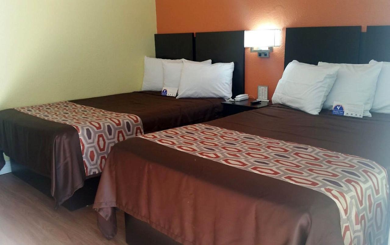 Americas Best Value Inn And Suites Groves Extérieur photo