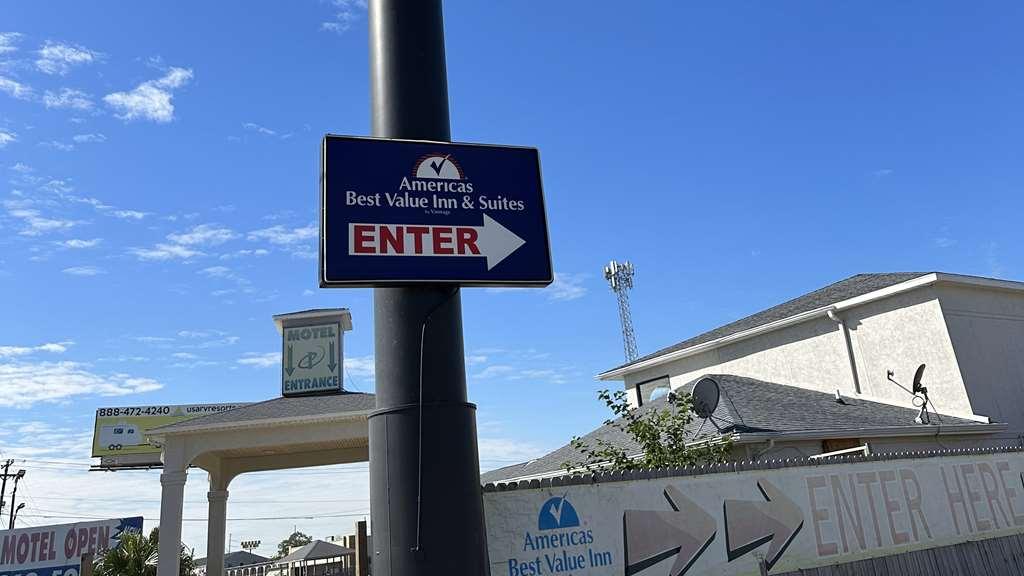 Americas Best Value Inn And Suites Groves Extérieur photo
