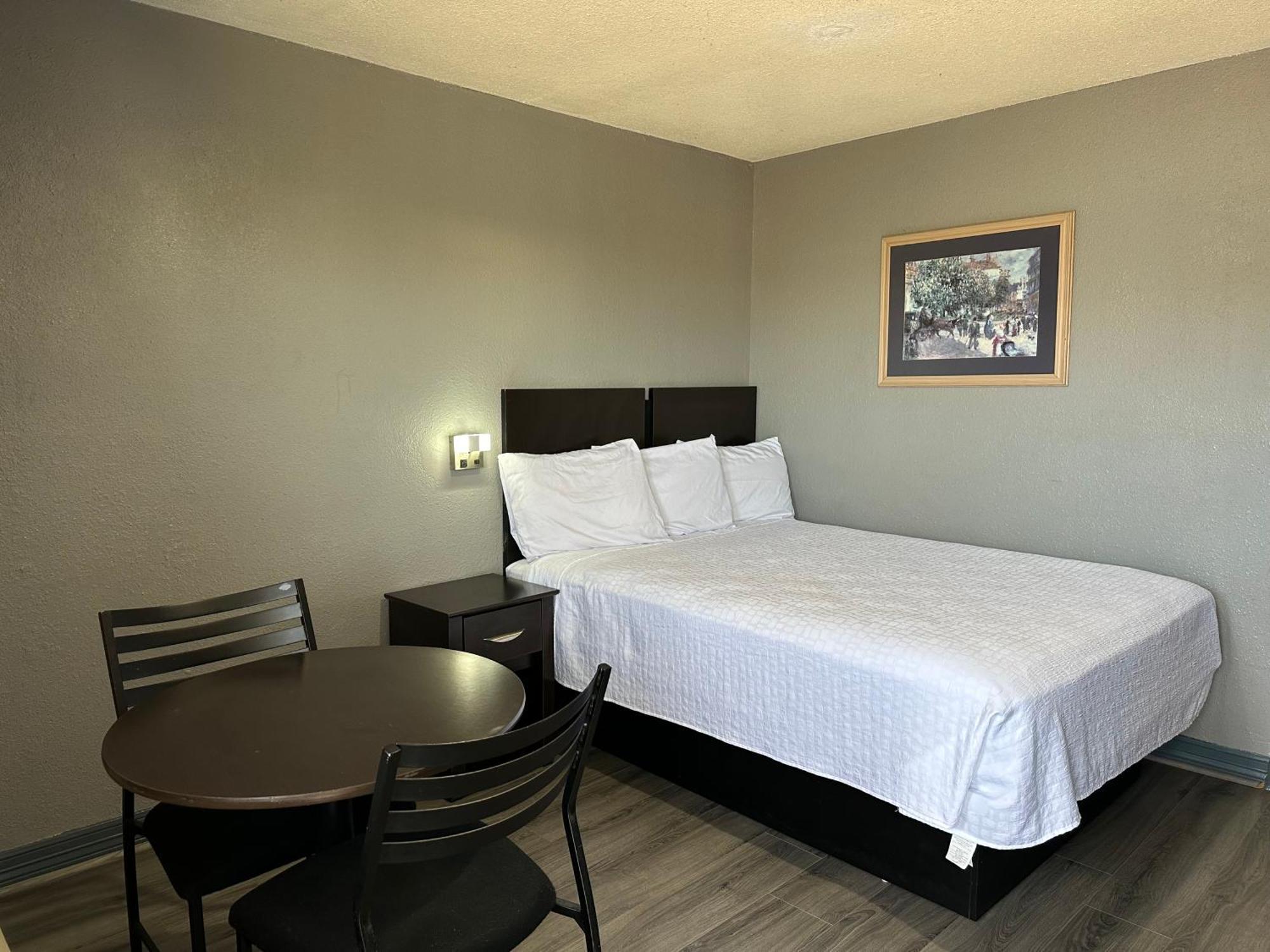Americas Best Value Inn And Suites Groves Extérieur photo
