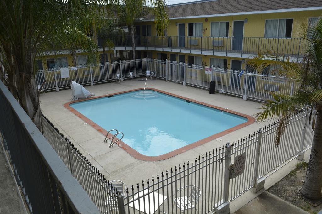 Americas Best Value Inn And Suites Groves Extérieur photo