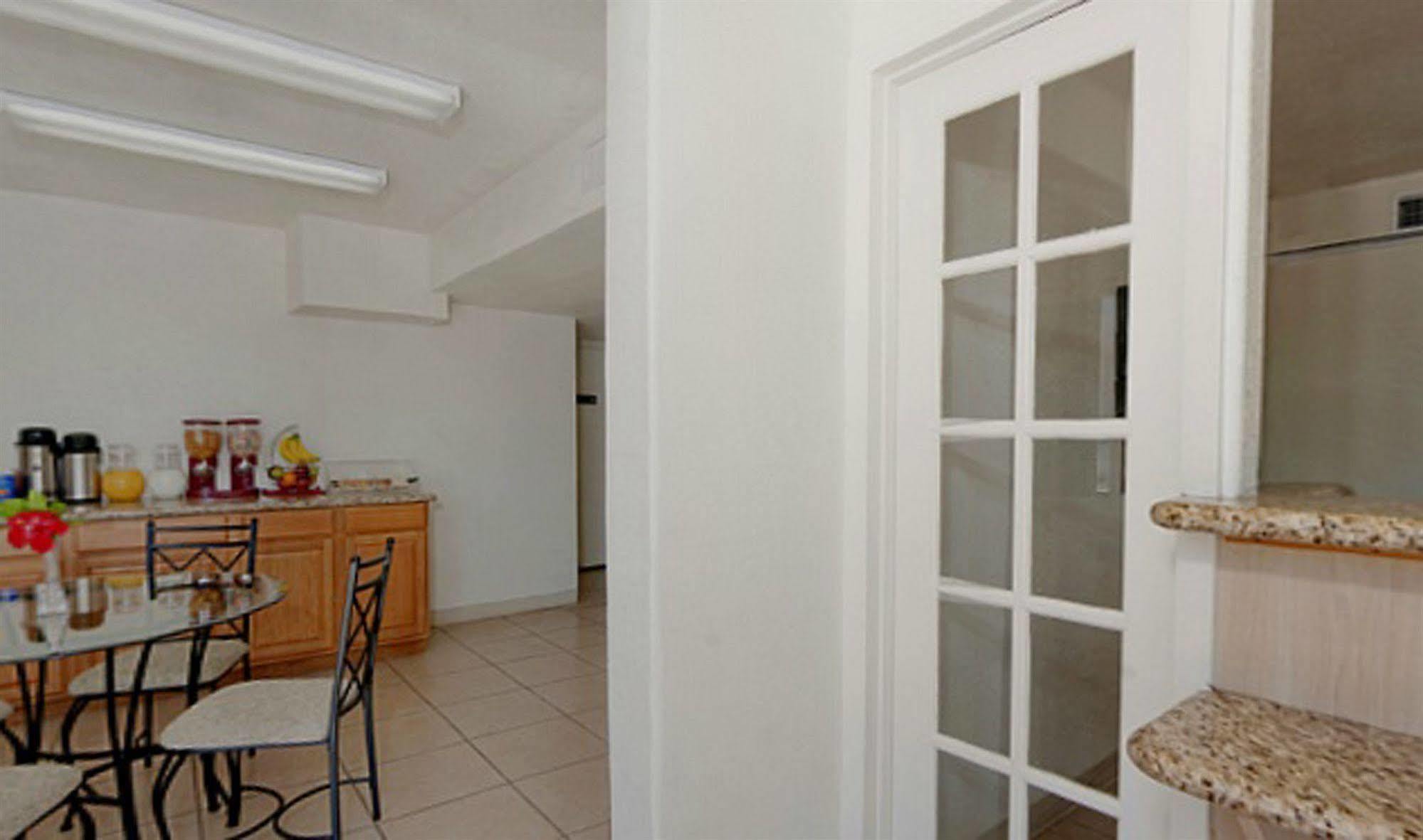 Americas Best Value Inn And Suites Groves Extérieur photo