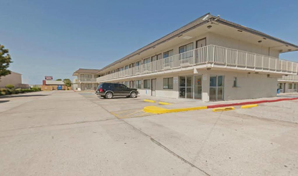 Americas Best Value Inn And Suites Groves Extérieur photo